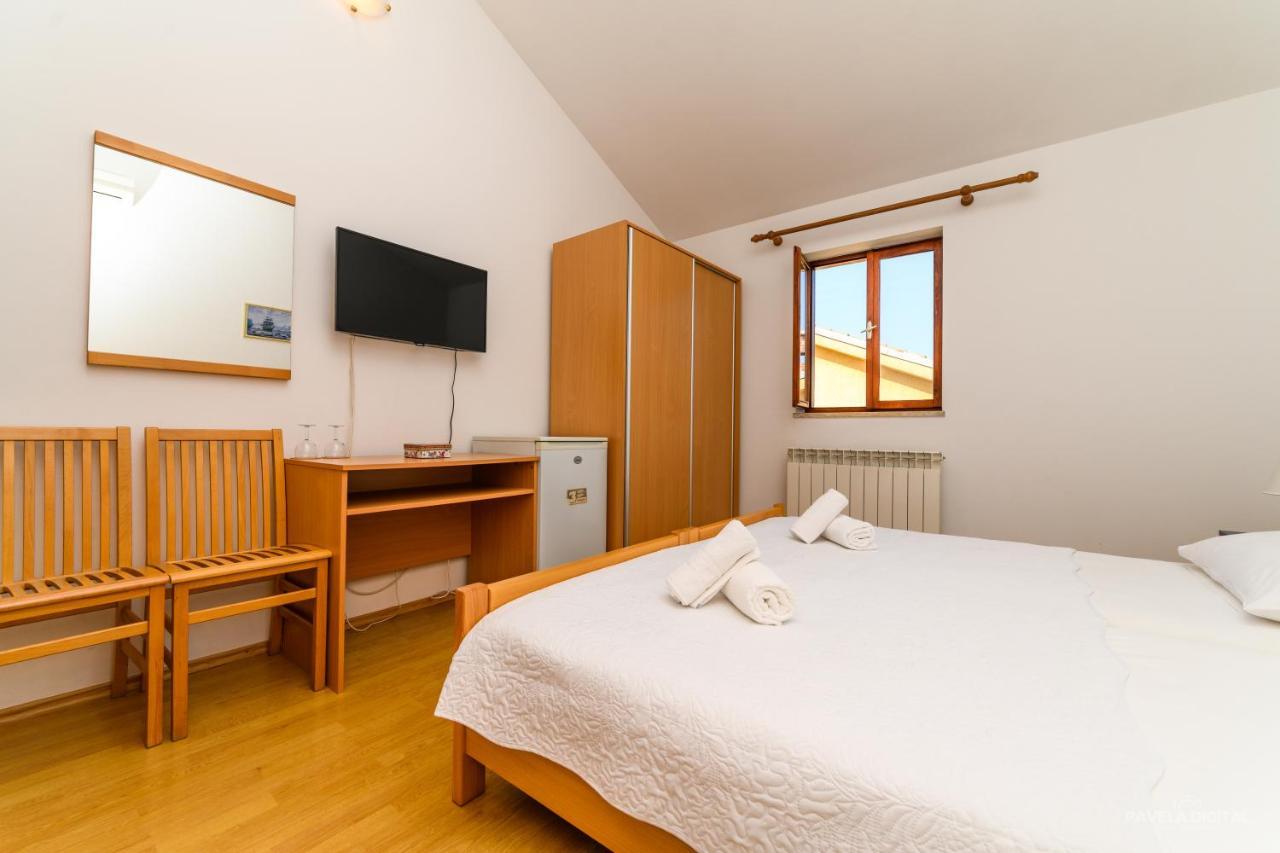 Sobe I Apartman Mareta Miholascica Extérieur photo